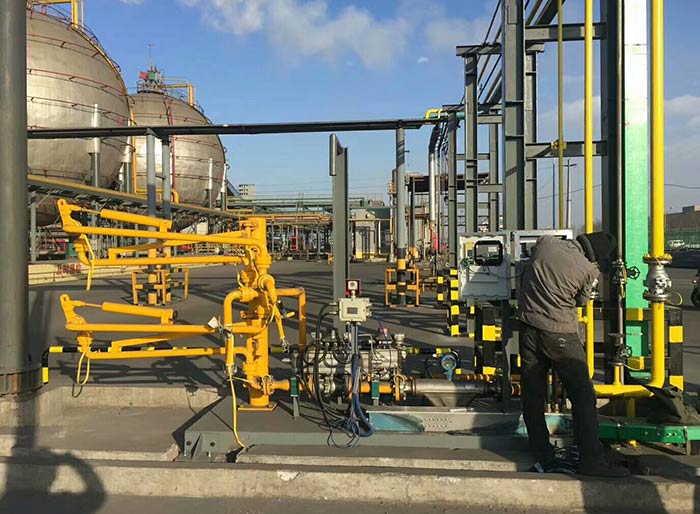 3.jpg   汽(火)車槽車裝卸車鶴管(流體裝卸臂)現(xiàn)場圖 3.jpg   汽(火)車槽車裝卸車鶴管(流體裝卸臂)現(xiàn)場圖