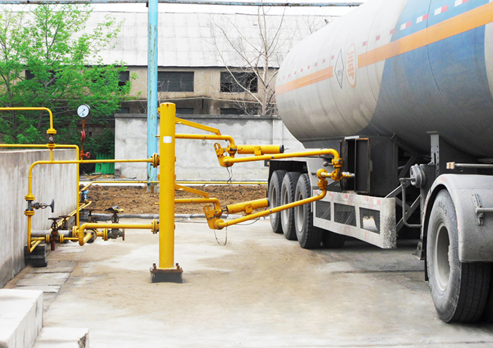 液化氣定量裝車現場圖 液化氣定量裝車現場圖