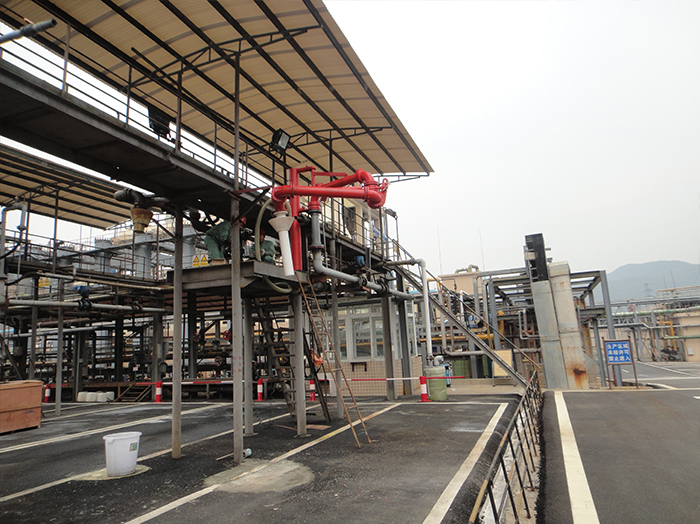 1588816304698310.jpg 1412襯四氟現(xiàn)場裝車.jpg